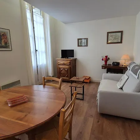 Le Parvis Avec Grand Balcon à Appartamento